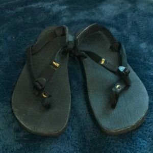 Luna running sandals thong style